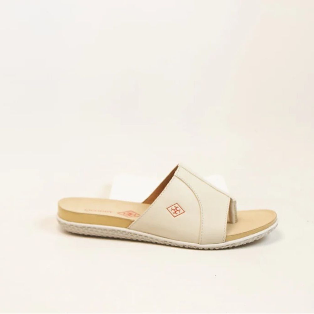 Quoddy Nina Leather Slide Sandals 10 NWOT Bone